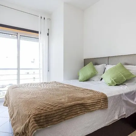 Cozy In 76 M² With Lovely Terrace Αλμπουφέιρα