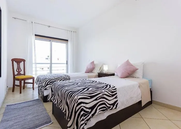 公寓 Cozy In 76 M² With Lovely Terrace *