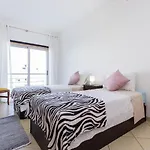 شقة Cozy In 76 M² With Lovely Terrace *